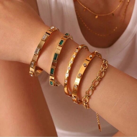 Diamond bangle #1426 - Picture 3 of 7